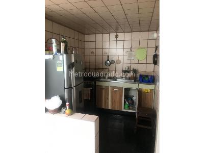 Casa de 5 alcobas en venta en La Camelia, Bogotá, 280 m² · foto 8 de 20