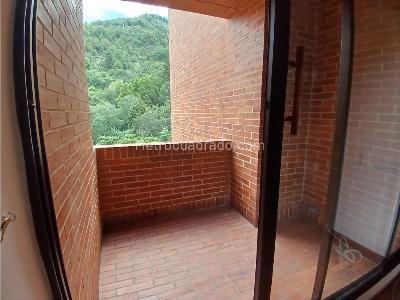 Apartamento de 3 alcobas en venta en Chico Reservado, Bogotá, 207 m² · foto 10 de 20