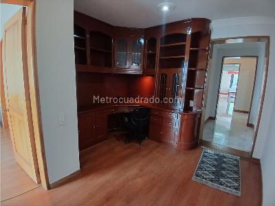 Apartamento de 3 alcobas en venta en Chico Reservado, Bogotá, 207 m² · foto 13 de 20