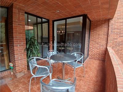 Apartamento de 3 alcobas en venta en Chico Reservado, Bogotá, 207 m² · foto 2 de 20