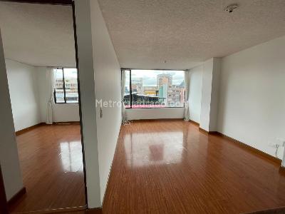 Apartaestudio en venta en Chapinero Marly, Bogotá, 40 m² · foto 2 de 20