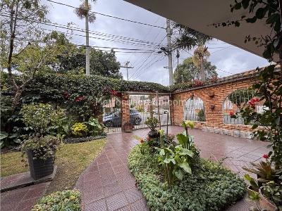 Casa en Venta, Niza, Bogotá D.C.