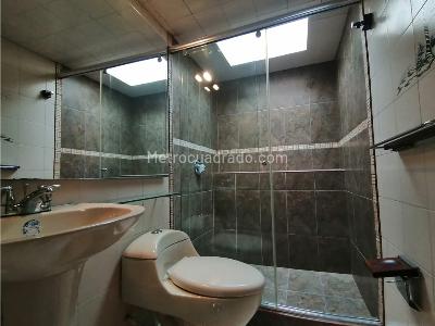 Casa de 2 alcobas en venta en Chico Navarra, Bogotá, 113 m² · foto 19 de 20