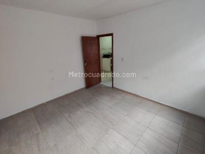 Casa de 5 alcobas en venta en Bosa Islandia, Bogotá, 72 m² · foto 3 de 20