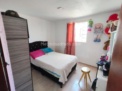 Casa de 5 alcobas en venta en Bosa Islandia, Bogotá, 72 m² · foto 10 de 20