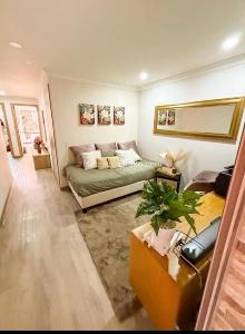 Apartamento de 3 alcobas en venta en Los Rosales Chico, Bogotá, 135 m² · foto 10 de 18