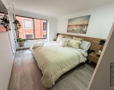Apartamento de 3 alcobas en venta en Los Rosales Chico, Bogotá, 135 m² · foto 8 de 18