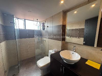 Apartamento de 5 alcobas en venta en Santa Barbara Central, Bogotá, 160 m² · foto 8 de 10