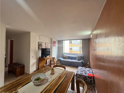 Apartamento en venta en Quinta Paredes, Bogotá · foto 2 de 17