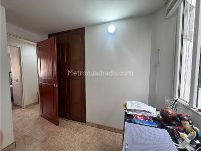 Apartamento en venta en Quinta Paredes, Bogotá · foto 11 de 17