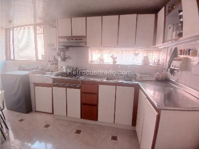 Apartamento de 3 alcobas en venta en Acevedo Tejada, Bogotá, 90 m² · foto 3 de 20