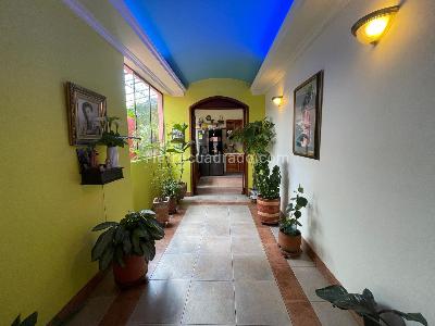 Casa de 4 alcobas en venta en San Luis Chapinero, Bogotá, 440 m² · foto 3 de 19