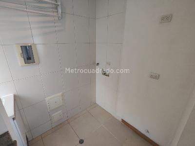 Apartamento de 2 alcobas en venta en Santa Barbara Central Usaquen, Bogotá, 62 m² · foto 13 de 20