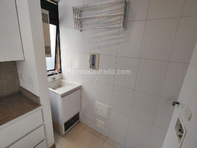 Apartamento de 2 alcobas en venta en Santa Barbara Central Usaquen, Bogotá, 62 m² · foto 14 de 20