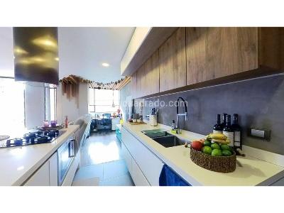 Apartamento de 2 alcobas en venta en Chico Navarra, Bogotá, 82 m² · foto 5 de 17