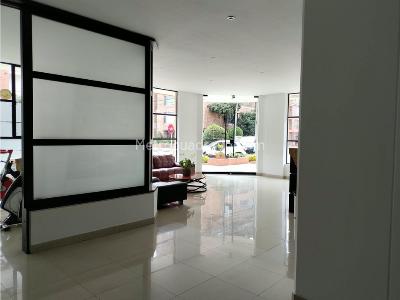 Apartamento de 2 alcobas en venta en Chico Navarra, Bogotá, 82 m² · foto 13 de 17