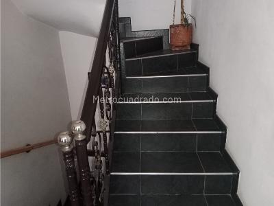 Casa de 5 alcobas en venta en La Francia, Bogotá, 380 m² · foto 12 de 20