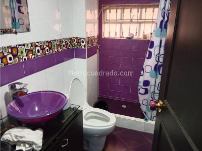 Casa de 5 alcobas en venta en La Francia, Bogotá, 380 m² · foto 13 de 20