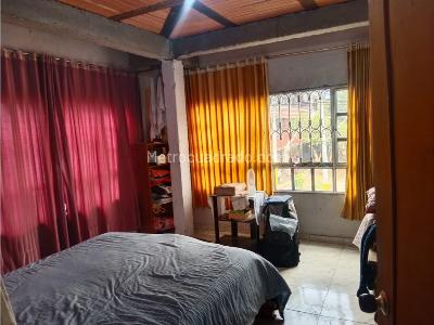 Casa de 5 alcobas en venta en La Francia, Bogotá, 380 m² · foto 15 de 20