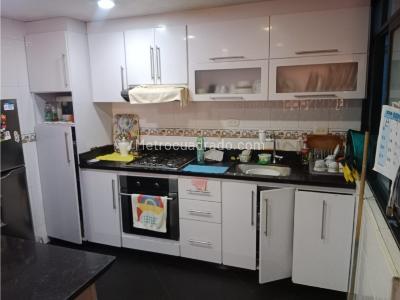 Casa de 5 alcobas en venta en La Francia, Bogotá, 380 m² · foto 2 de 20