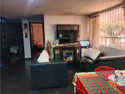 Casa de 5 alcobas en venta en La Francia, Bogotá, 380 m² · foto 3 de 20