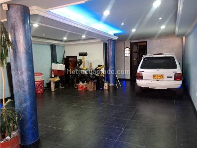 Casa de 5 alcobas en venta en La Francia, Bogotá, 380 m² · foto 7 de 20