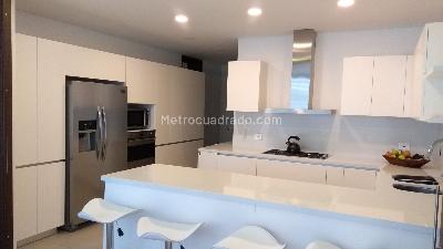 Apartamento de 3 alcobas en venta en Los Rosales, Bogotá, 185 m² · foto 2 de 20