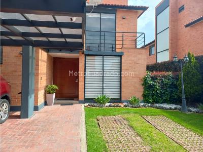 Casa de 4 alcobas en venta en Hacienda La Luna, Chía, 329 m² · foto 2 de 20