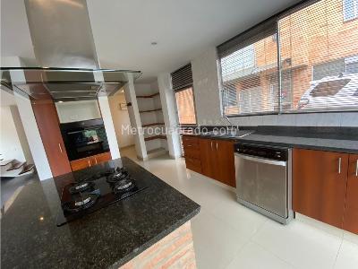 Casa de 4 alcobas en venta en Montebello, Chía, 242 m² · foto 14 de 20