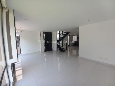 Casa en venta en Avalon Hills, Chía · foto 3 de 20
