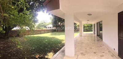 Casa de 4 alcobas en venta en Altos De Ciudad Jardin, Cali, 477 m² · foto 4 de 17