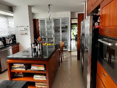 Apartamento de 4 alcobas en venta en Arboledas, Cali, 278 m² · foto 5 de 14