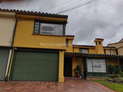 Casas en Venta en Santa Ana Occidental, Bogotá . - Vivienda Nueva y Usada