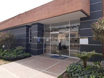 Apartamento de 2 alcobas en arriendo en Fontibon Centro, Bogotá, 48 m² · foto 2 de 20