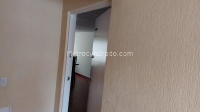 Apartamento de 3 alcobas en venta en Santa Helena De Baviera Iv Sector, Bogotá, 64 m² · foto 4 de 20