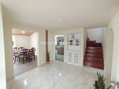 Casa en venta en Alhambra, Bogotá · foto 2 de 20