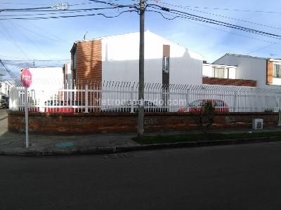 Casa de 4 alcobas en venta en Americas Occidental I, Bogotá, 121 m² · foto 2 de 20