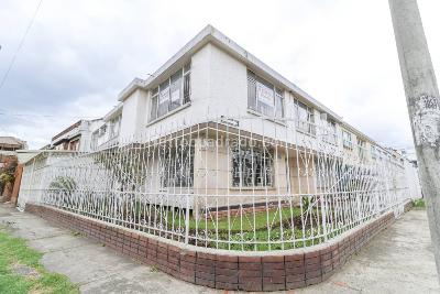 Casa de 5 alcobas en venta en Santa Monica, Bogotá, 241 m² · foto 2 de 20
