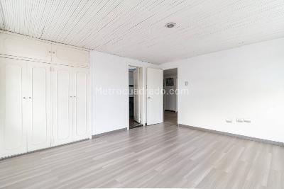Casa de 5 alcobas en venta en Santa Monica, Bogotá, 241 m² · foto 15 de 20