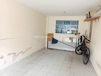 Casa de 5 alcobas en venta en La Laguna, Bogotá, 114 m² · foto 2 de 18