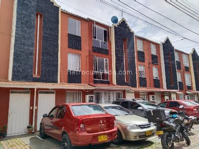 Casa en venta en Villas De Granada, Bogotá · foto 2 de 17