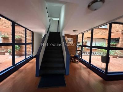 Apartamento de 3 alcobas en venta en Cedro Salazar, Bogotá, 74 m² · foto 2 de 20