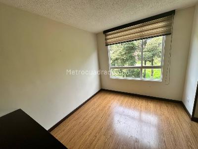 Apartamento en arriendo en Hayuelos, Bogotá · foto 3 de 20