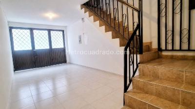 Casa de 5 alcobas en venta en Casa Blanca I Etapa, Bogotá, 290 m² · foto 2 de 20