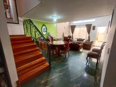 Casa de 5 alcobas en venta en Mandalay I Sector, Bogotá, 207 m² · foto 7 de 20