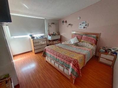 Casa de 5 alcobas en venta en Mandalay I Sector, Bogotá, 207 m² · foto 11 de 20
