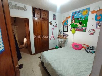 Casa de 5 alcobas en venta en Mandalay I Sector, Bogotá, 207 m² · foto 17 de 20