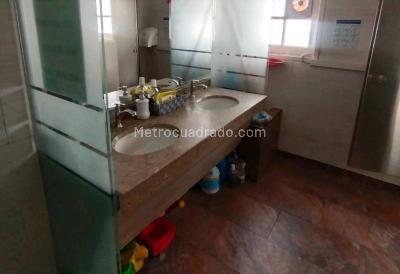 Casa de 5 alcobas en venta en La Magdalena, Bogotá, 379 m² · foto 10 de 20