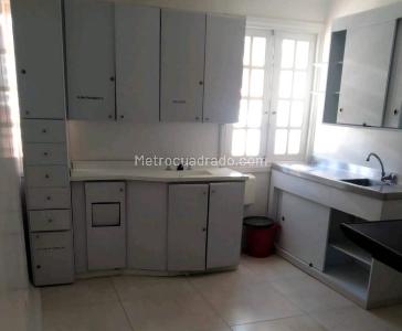 Casa de 5 alcobas en venta en La Magdalena, Bogotá, 379 m² · foto 18 de 20