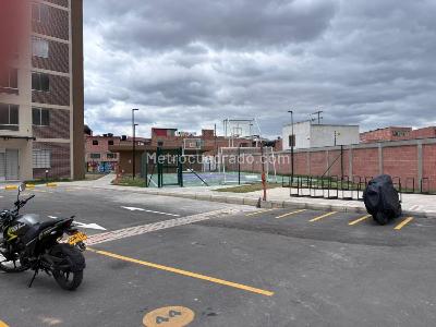Apartamento en venta en Islandia, Bogotá · foto 6 de 19